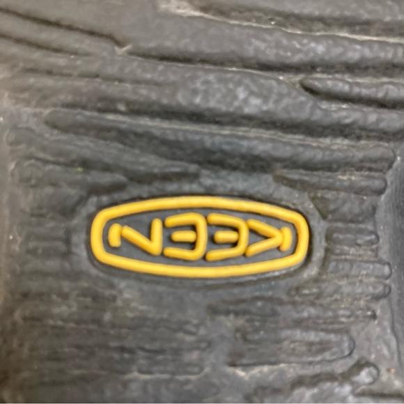 KEEN Sz 7.5 Rose Rubber Toe Cap Sole Multiple Straps Velcro Closure Sandals - Picture 9 of 9